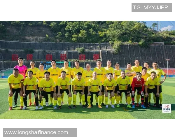 足球明星们齐聚一堂共舞牙线舞展现运动魅力与团队精神 足球明星们齐聚一堂共舞牙线舞展现运动魅力与团队精神