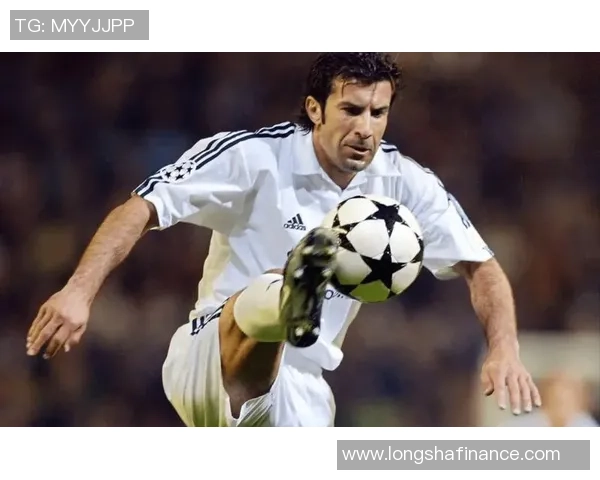 足球明星菲戈的动漫风格壁纸尽显魅力与激情,带你领略球场传奇的精彩瞬间 足球明星菲戈的动漫风格壁纸尽显魅力与激情,带你领略球场传奇的精彩瞬间