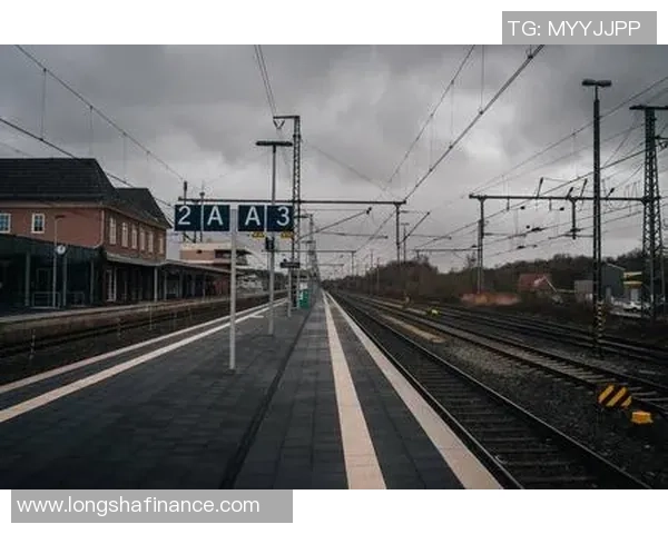 足球明星高清站台图片展示引领潮流时尚风向标