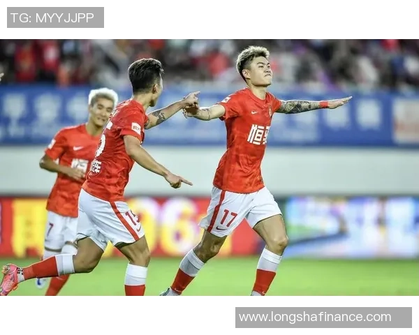 重庆羽毛球队在世锦赛积分榜上以63分稳居第一,展现强劲实力 重庆羽毛球队在世锦赛积分榜上以63分稳居第一,展现强劲实力