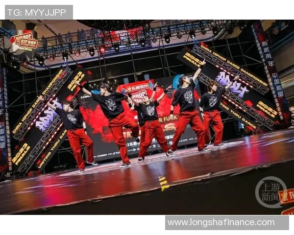 热议街舞:成都街舞队的团队协作变革 热议街舞:成都街舞队的团队协作变革